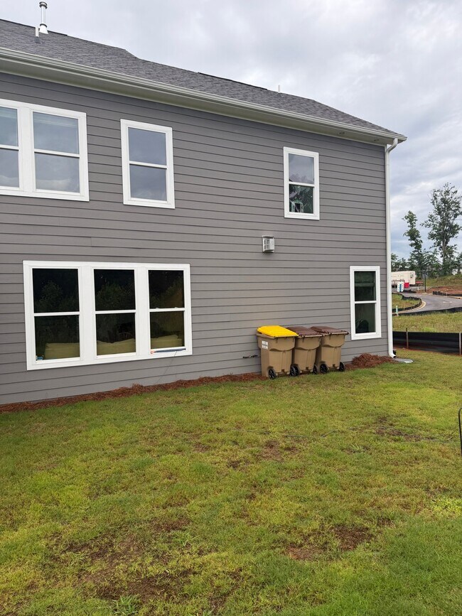 Foto del edificio - 225 Hickory Grv Ln