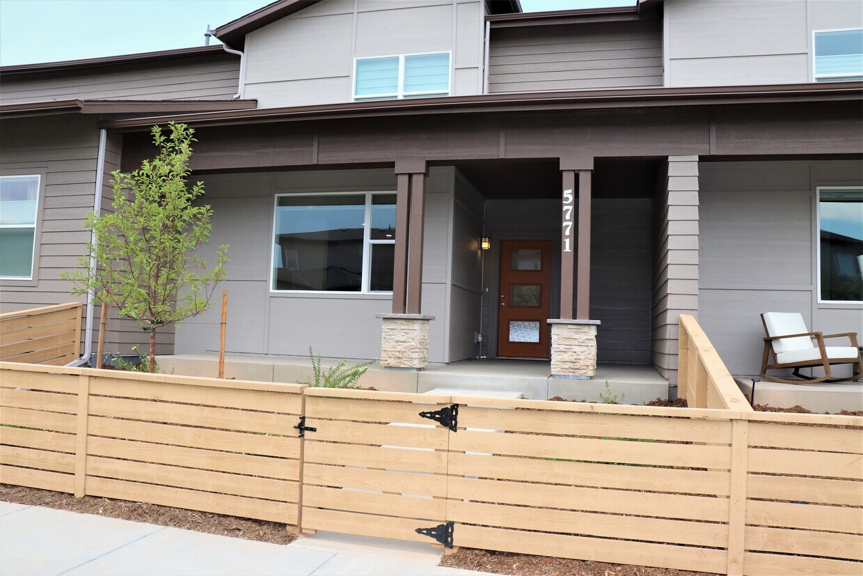 Foto principal - 5771 Soto Way