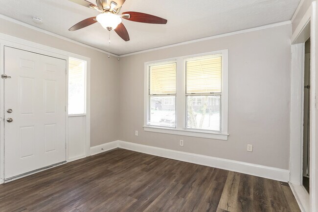 Building Photo - 6517 Sunset Dr