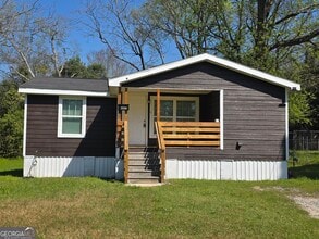 Building Photo - 1030 Dennis St