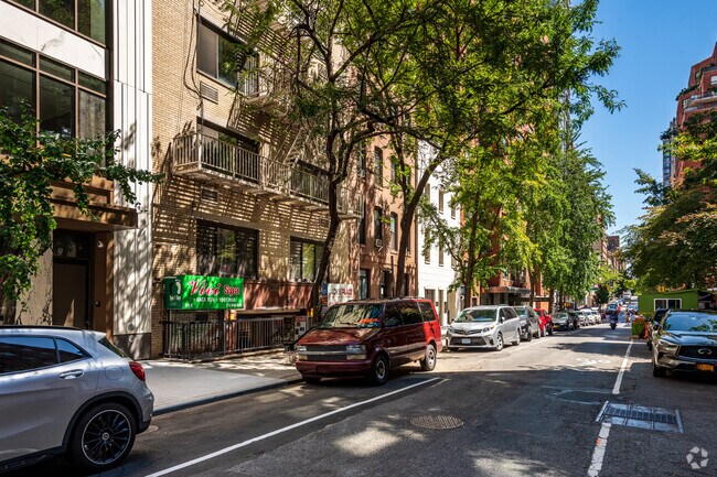 Foto del edificio - 235 E 51st St