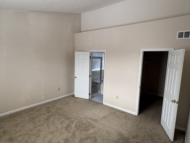 Building Photo - 2341 Oaktree Pl