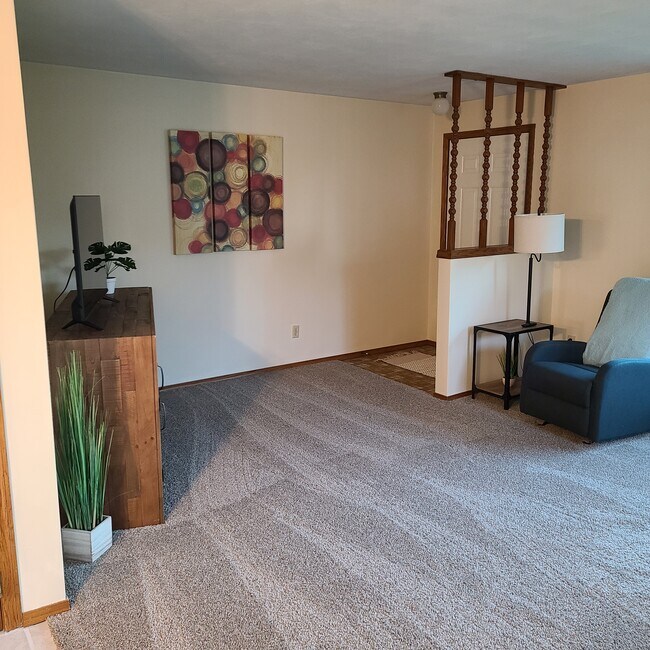 761 Trailsway Ln, Neenah, WI 54956 Townhome Rentals in Neenah WI