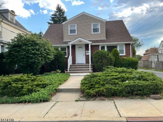 Primary Photo - 139 Colfax Ave