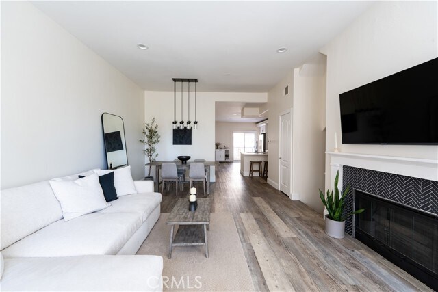 Foto del edificio - 99 Montana Del Lago Dr