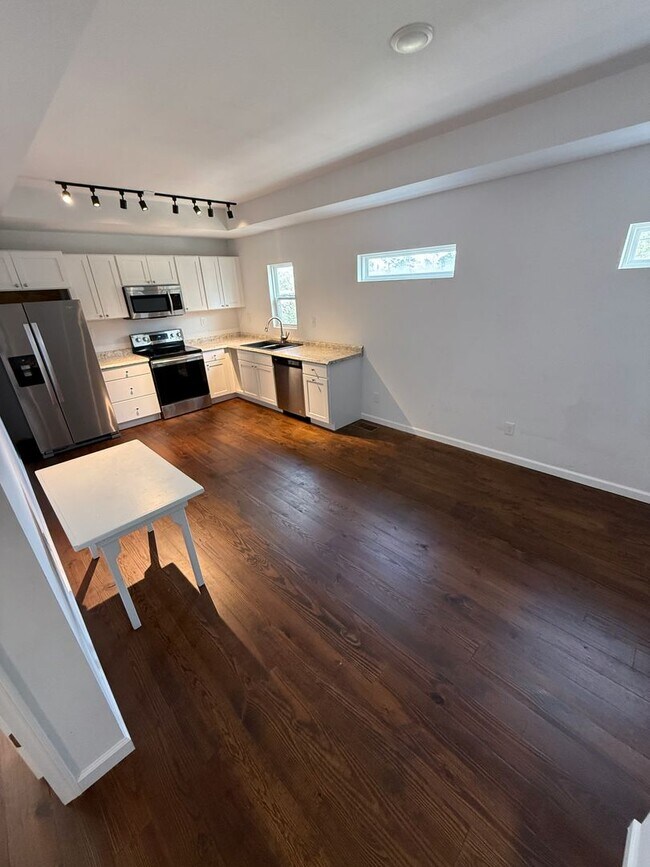 Foto del edificio - New Resident Special! ONE MONTH FREE RENT!...