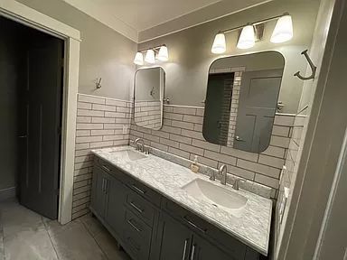 Building Photo - newly renovated single story