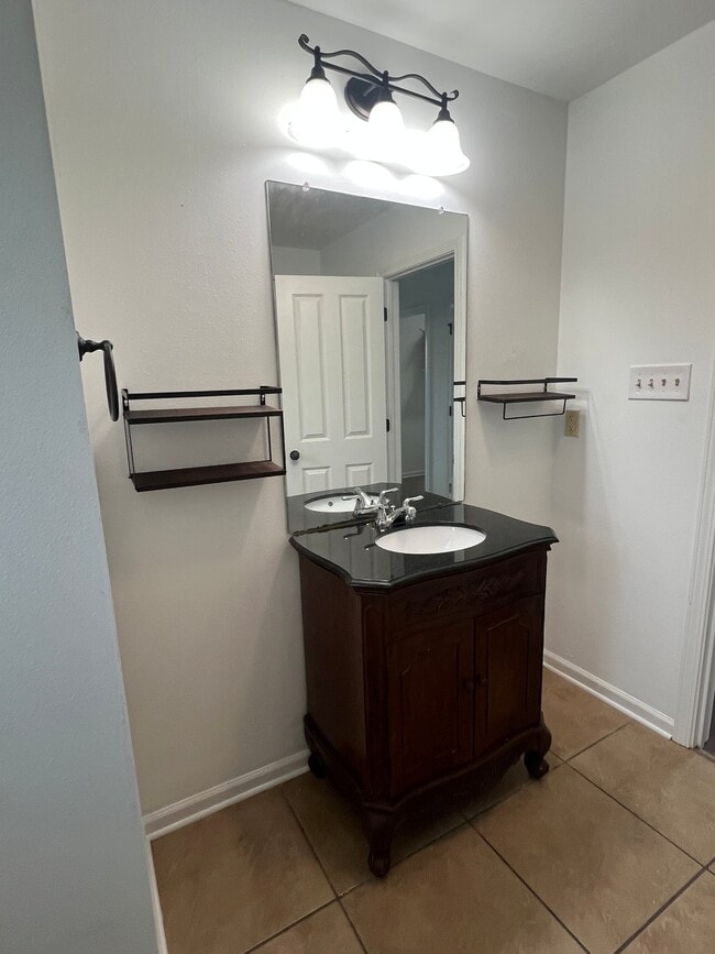 Building Photo - 15155 LA-44