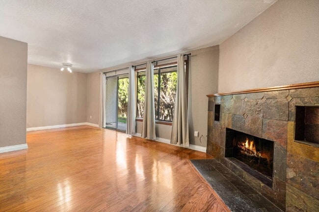 Building Photo - Totem Lake Condo For Rent!