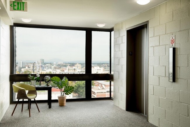Goose Hollow Tower Apartments Portland, OR