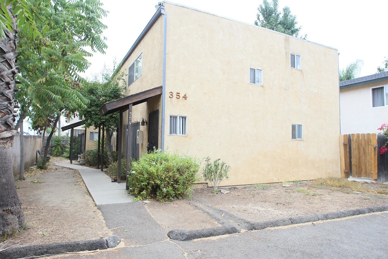 Primary Photo - 354 E Washington Ave