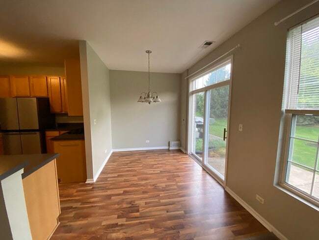 Building Photo - 616 Springbrook Trail N
