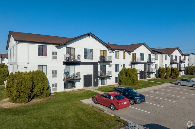 Foto del edificio - Park On Canal Apartments - Clinton Twp, MI