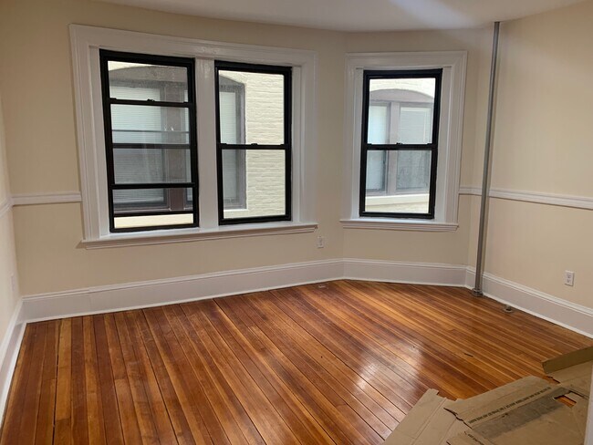 Foto del edificio - 885 Massachusetts Ave