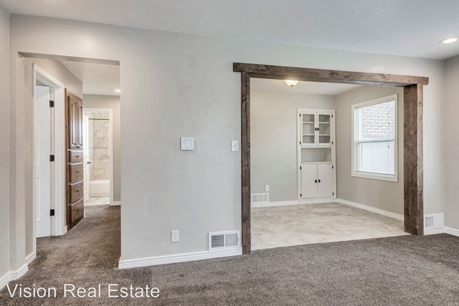 Building Photo - 2 br, 1 bath House - 175 S 400 E