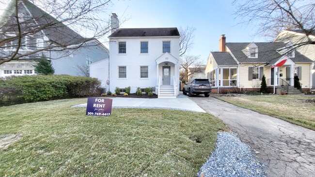 DRIVEWAY WITH EXTRA PARKING - 5604 Madison St
