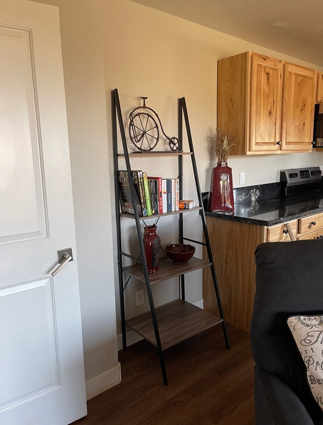 ENTRY INTO UNIT - 1496 Malcolm Dixon Rd