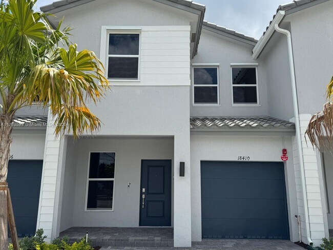 Foto del edificio - 18410 SW 2nd St