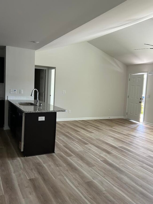 Building Photo - 403 Grand Oaks Dr
