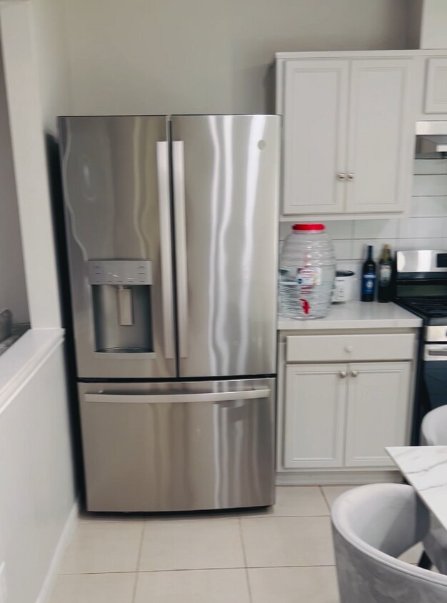 Foto del edificio - 9115 Kendale Dr