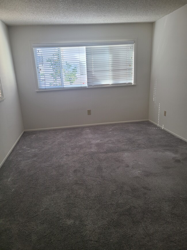 Bedroom - 23125 Madison St