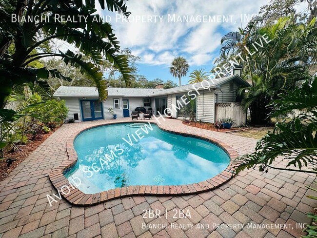 Building Photo - Private Pool 2 Bedroom/2 Bathroom - Close ...