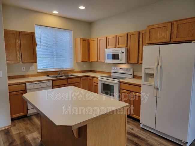 Foto del edificio - 1085 Golden Pheasant Dr