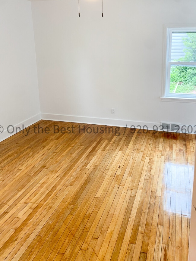 Building Photo - 1307 W Bent Ave