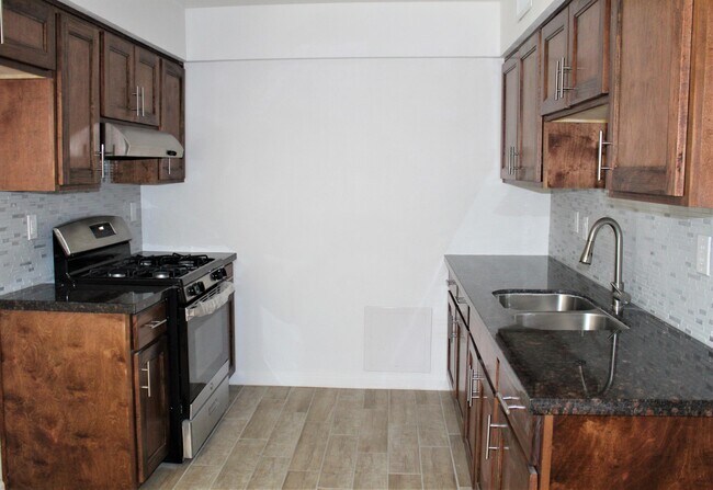 Building Photo - 10833 Cardigan Dr