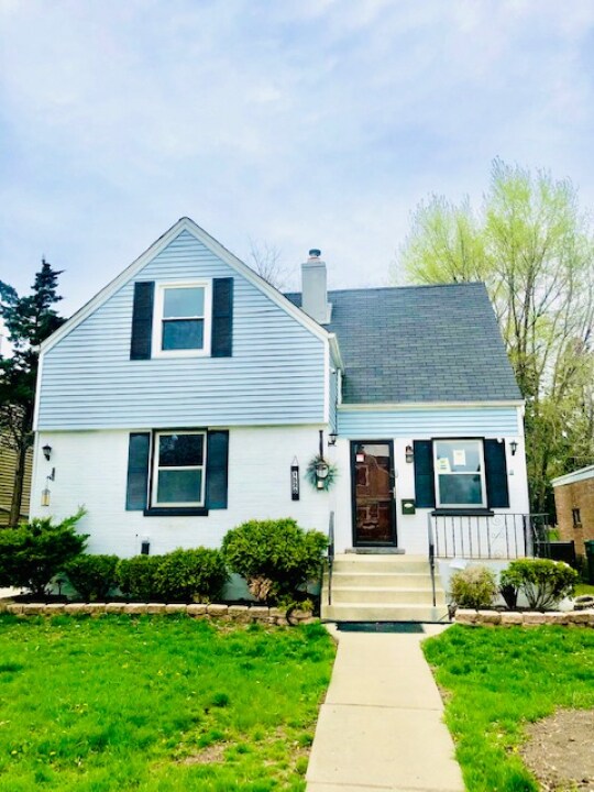 Primary Photo - 1526 Boeger Ave
