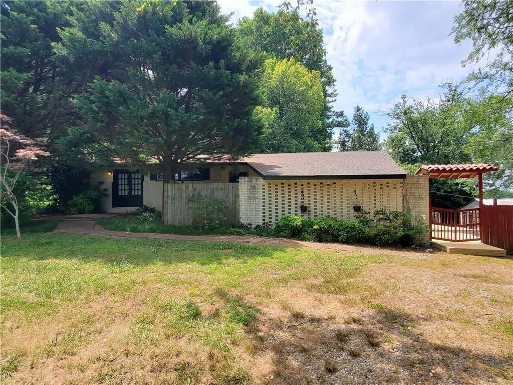Foto principal - 931 Auburn Rd