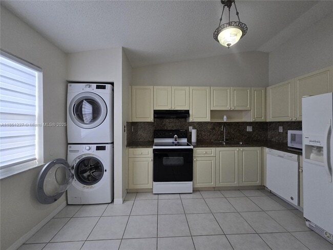 Building Photo - 14659 SW 126th Pl