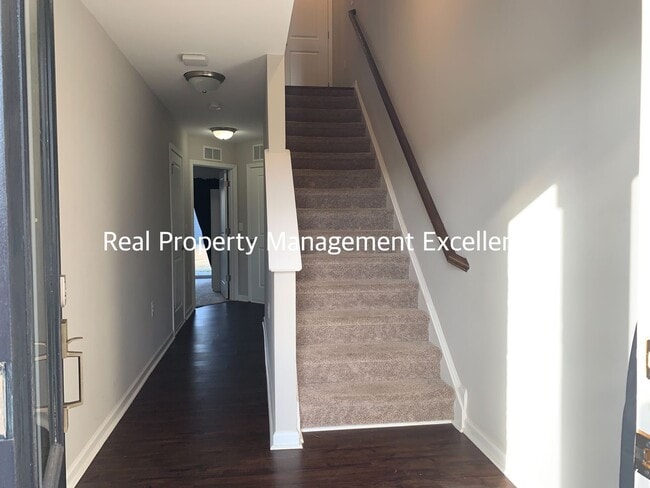 Building Photo - Amazingly Located Townhome, Featuring 3 Be...
