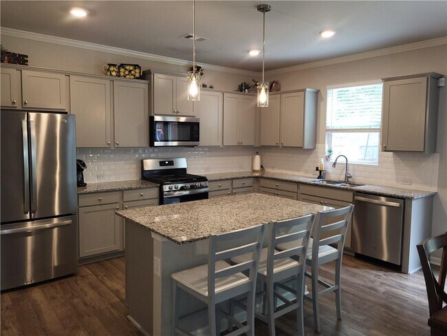 Building Photo - 5943 Screech Owl Dr