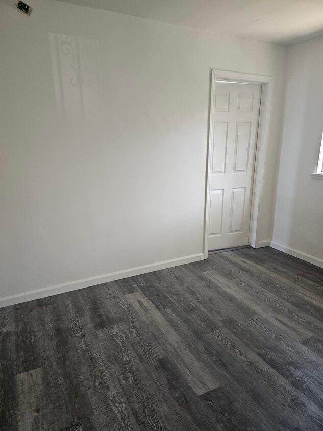 Photo - 915 E 111th Dr (Los Angeles, CA)