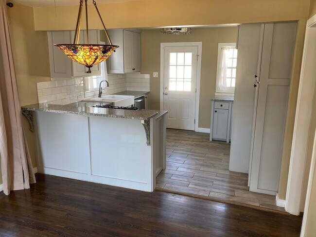 Foto del edificio - 1111 S Rosemont St