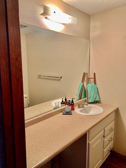 Foto del edificio - 72 Westchester Dr