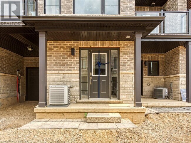Building Photo - 461 Blackburn Dr