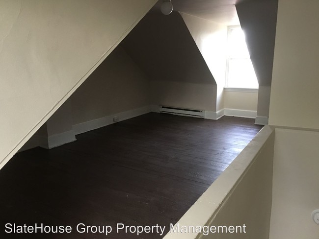 Building Photo - 4 br, 1 bath House - 550 Lafayette St