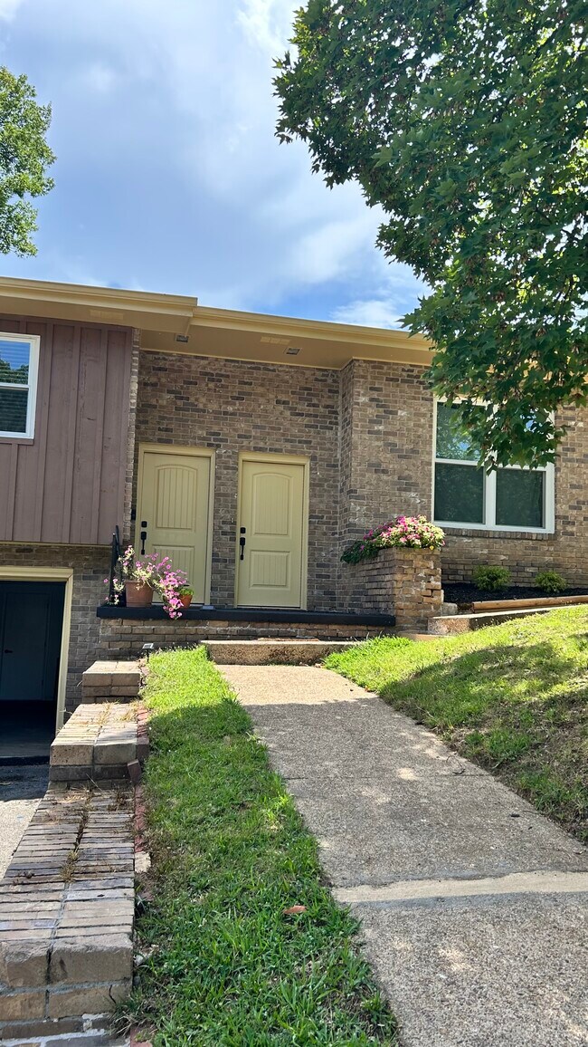 Building Photo - 3406 Gail Dr