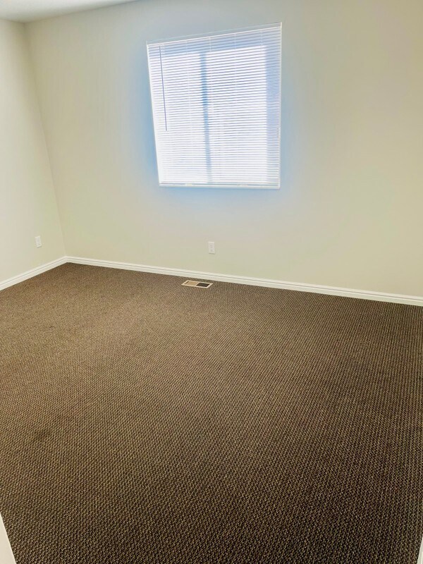 Foto del edificio - 4586 S 950 W St