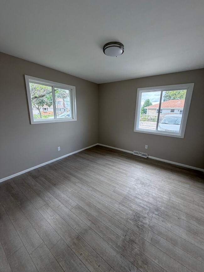 Building Photo - 4725 South 13th Street