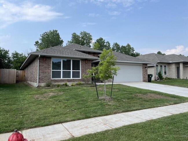 Building Photo - 1105 Osprey Dr