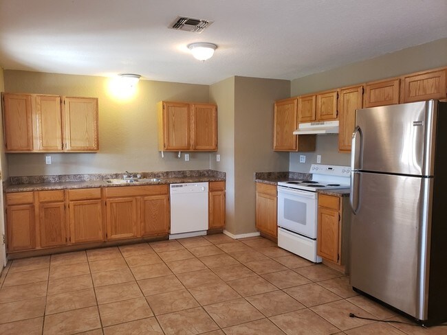 Foto del edificio - Single Level, Refrigerator/Washer/Dryer