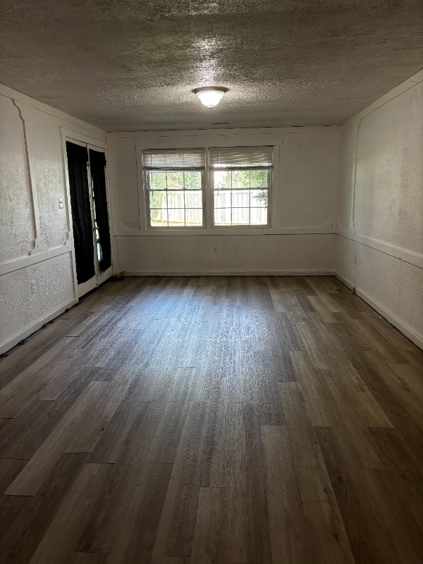 Building Photo - 1621 Debra Dr