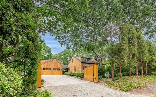 Building Photo - 32 Beach Plum Rd