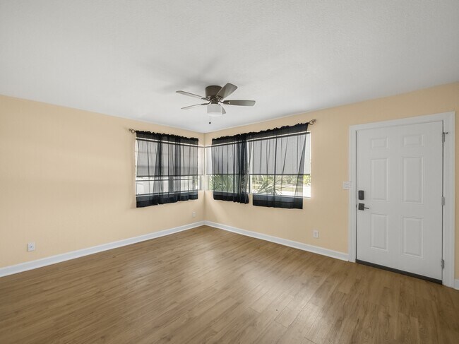 Building Photo - 358 Pelican Ave