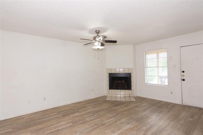 Building Photo - 1607 Onion Creek Village Dr