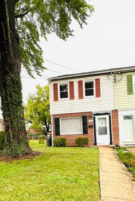 Primary Photo - 2252 Roanoke Dr