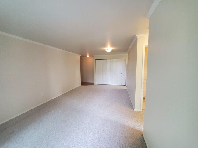 Building Photo - 1bedroom in quiet residential setting.  W/D in unit